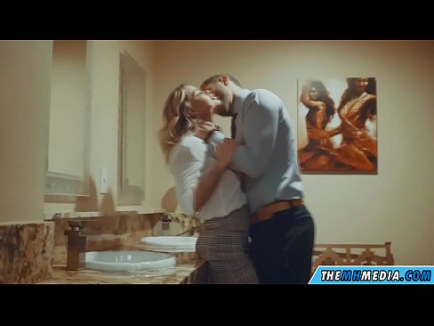 ❤️ Cando unha loura tetona seduce nun baño público ❤️ Sexo na pornografía gl.analizatorkrovi.ru ️❤
